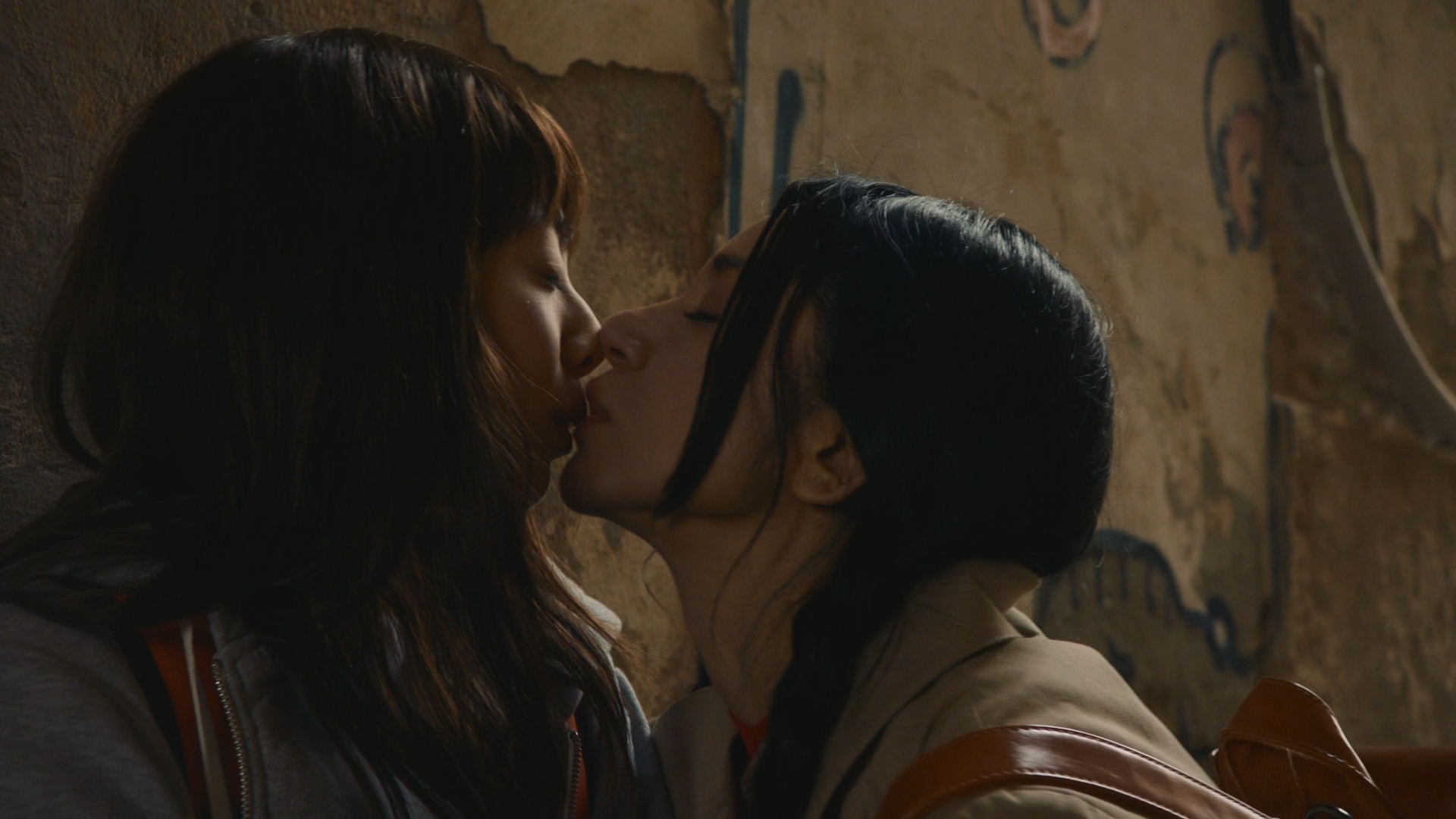 Bbw Brazilian Lesbian Kissing